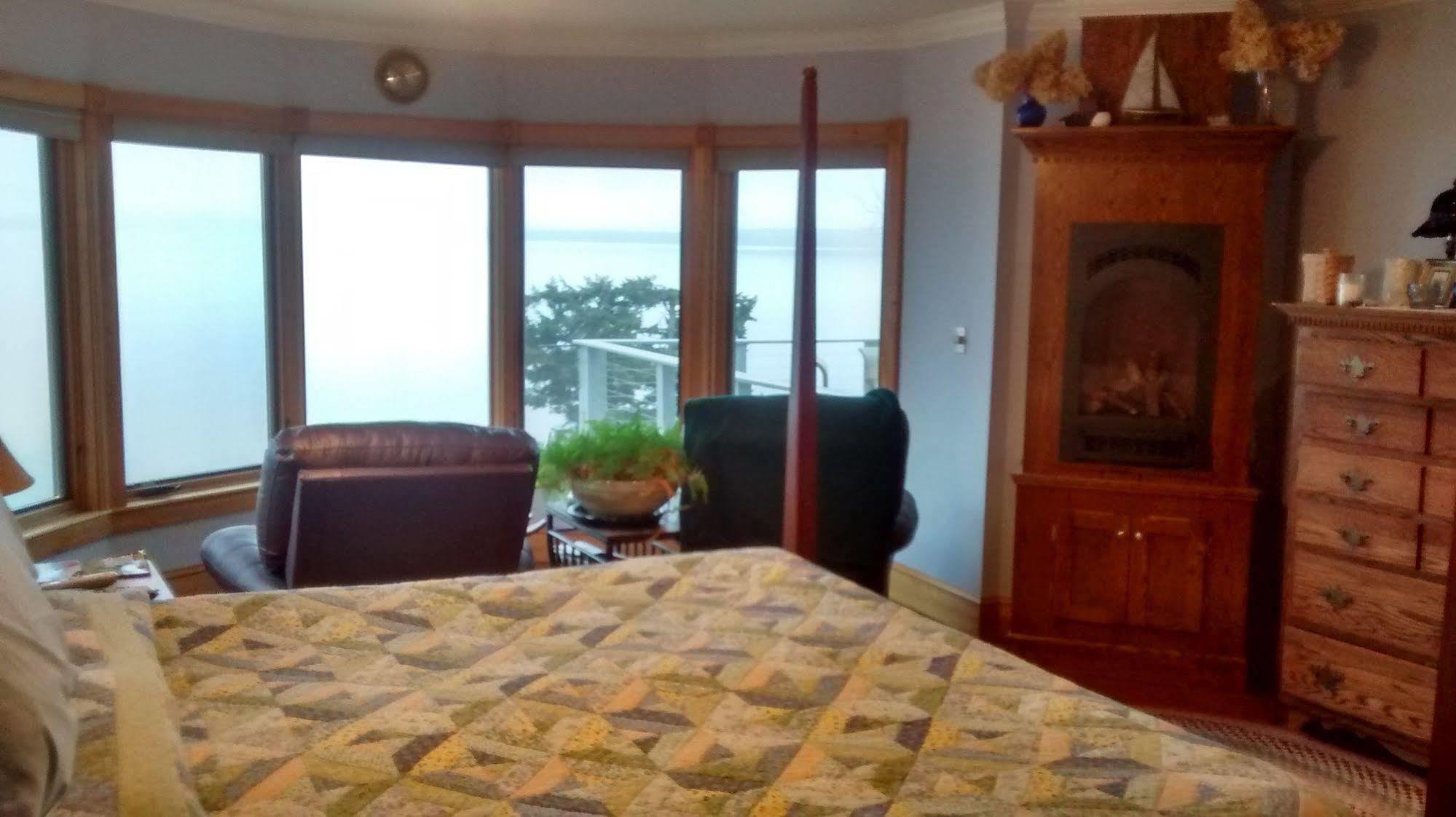 Wave Walker Bed And Breakfast Surry ภายนอก รูปภาพ