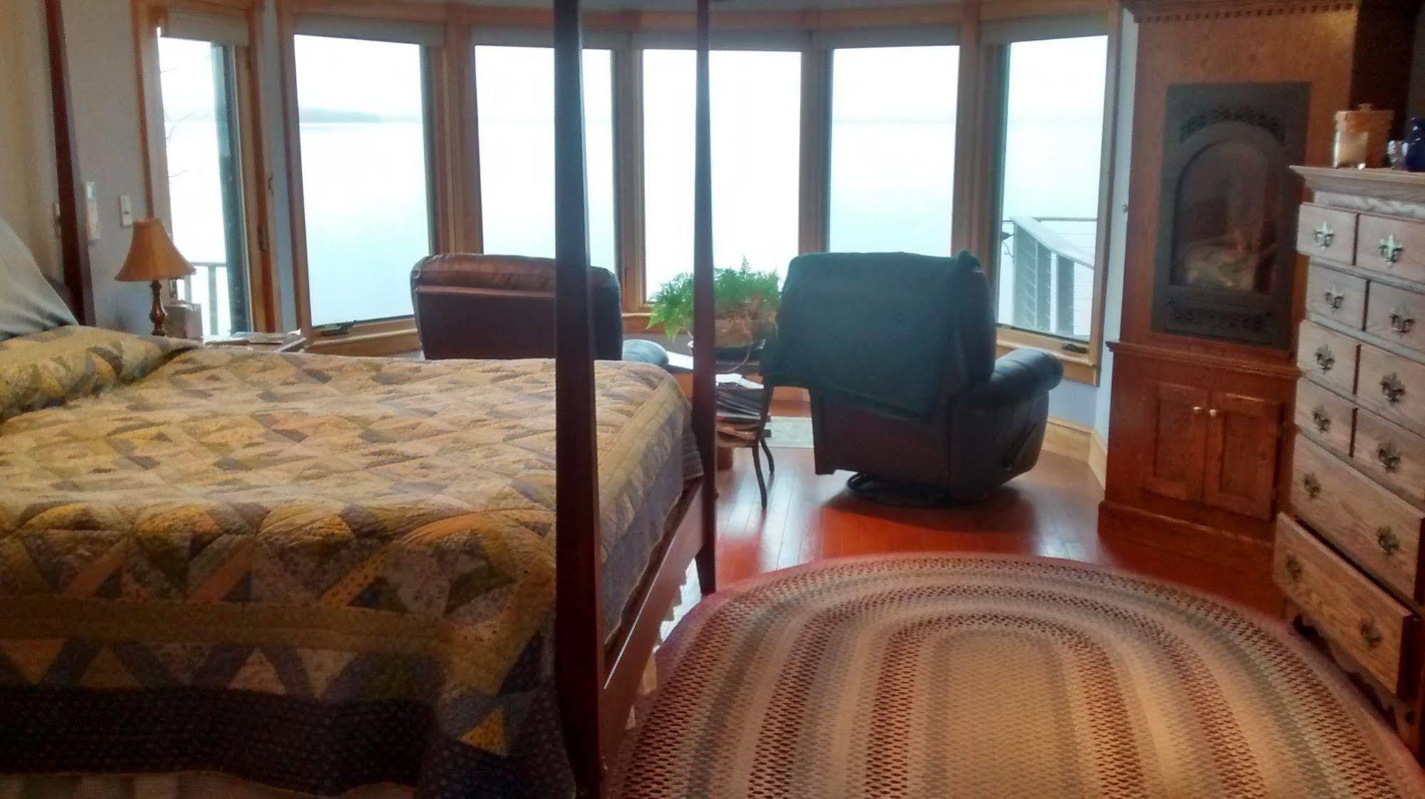Wave Walker Bed And Breakfast Surry ภายนอก รูปภาพ