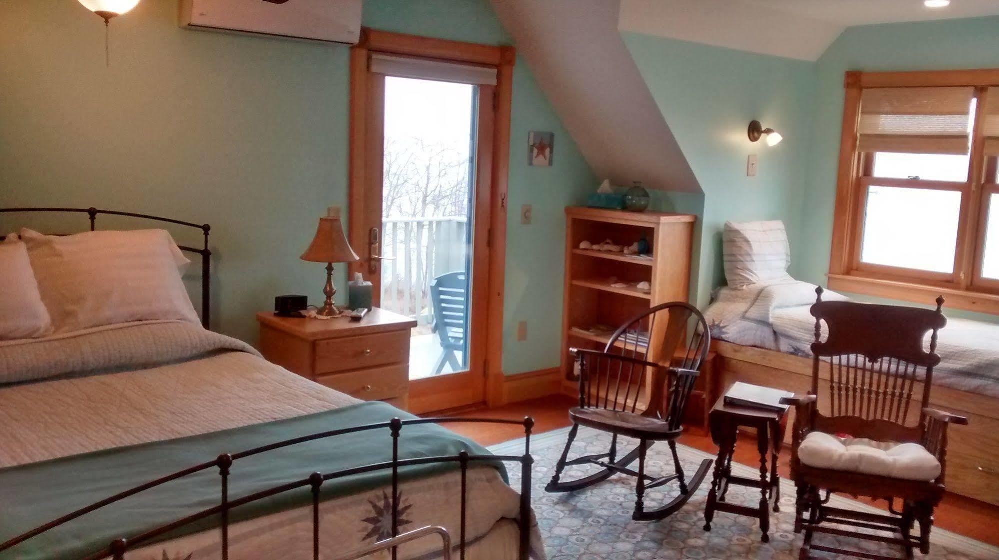 Wave Walker Bed And Breakfast Surry ภายนอก รูปภาพ