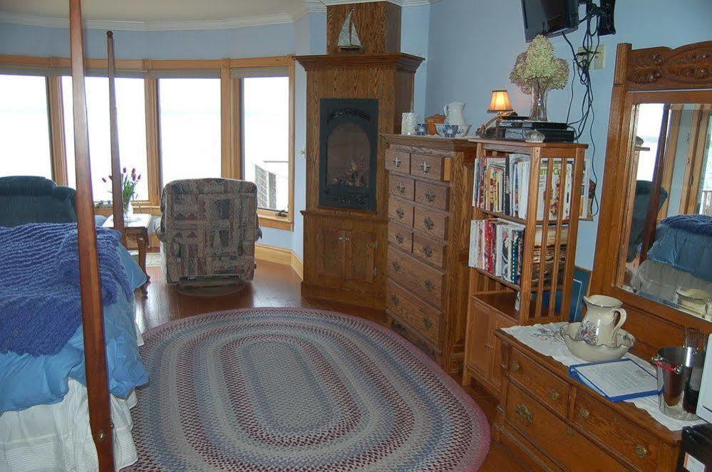 Wave Walker Bed And Breakfast Surry ภายนอก รูปภาพ